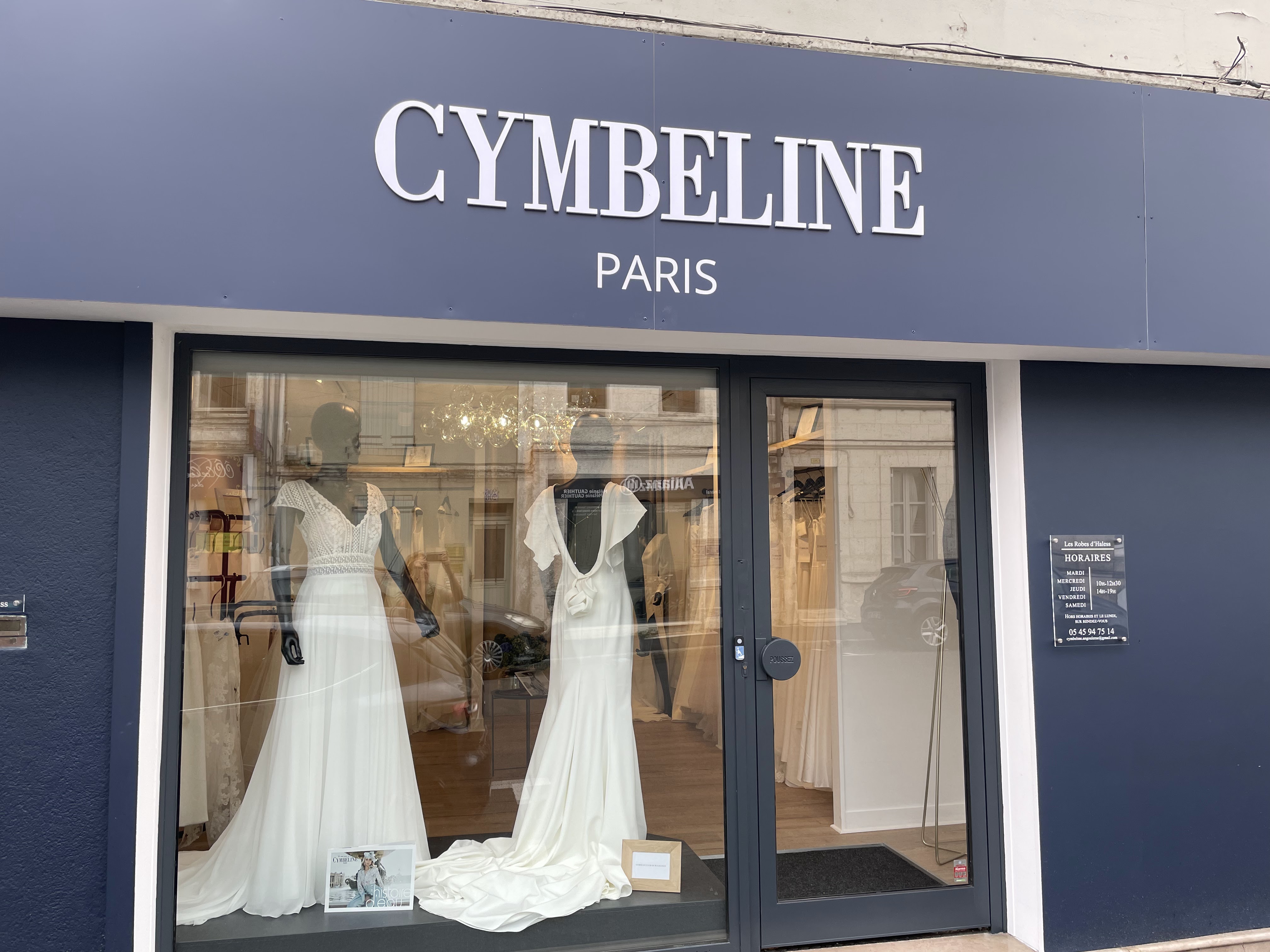 photo de la boutique de Cymbeline avec plusieurs robes de mariées