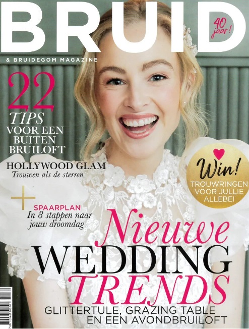 Magazine avec une femme en robe de mariée