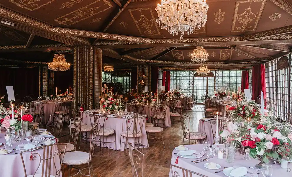 salle de mariage, table d'honneur décoration