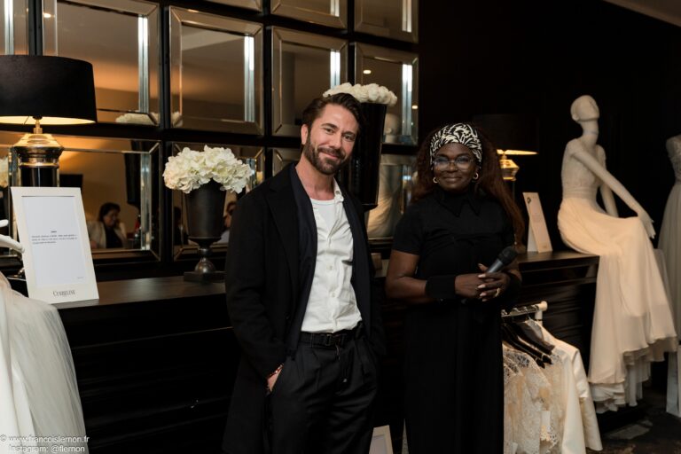 un homme et une femme créateurs de robes de mariée à un défilé à l'hôtel Royal Hainaut