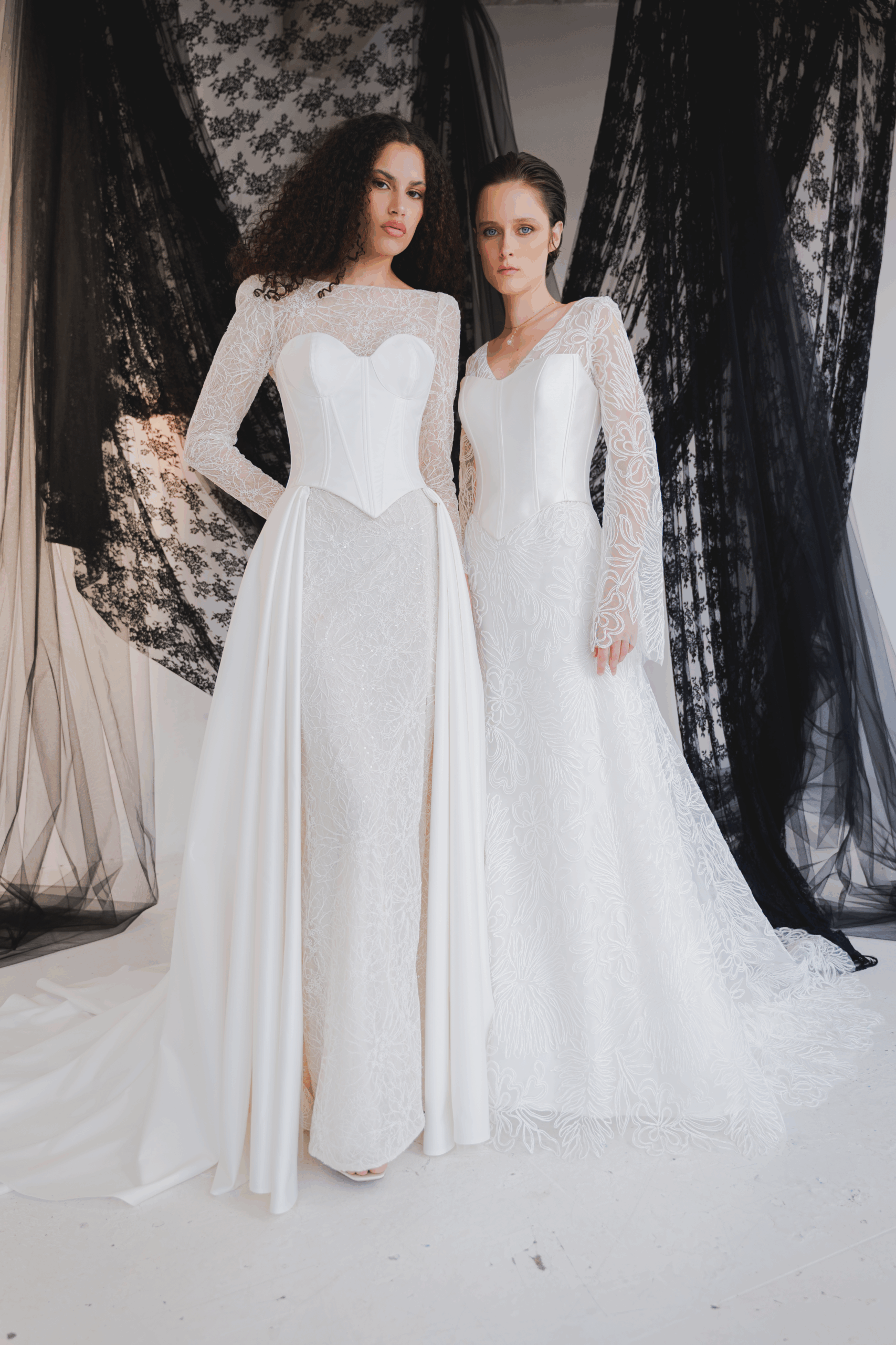 ENSEMBLE CIARA - CARACAS BUSTIER CARACAS femmes dans des robes de mariée sirène élégante et glamour