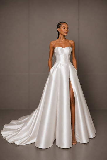 femme dans une robe de mariée princesse élégante en mikado
