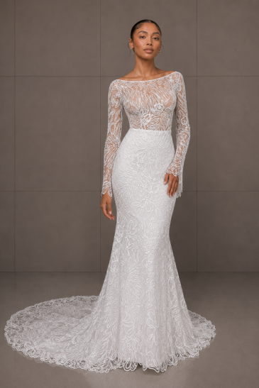 femme dans une robe de mariée A-line bohème