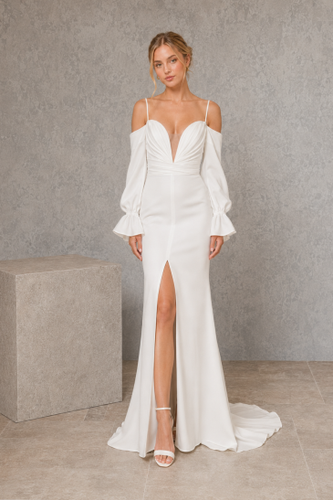 femme dans une robe de mariée sirène glamour