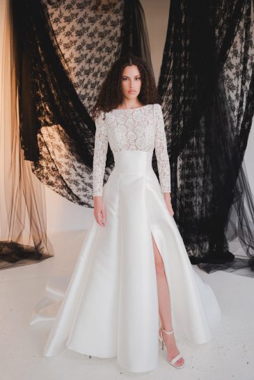 femme dans une robe de mariée princesse élégante et originale