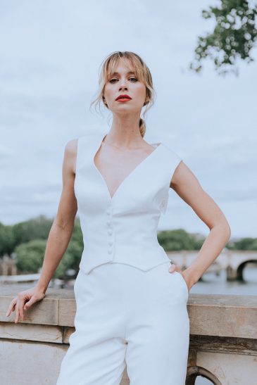 femme avec un smoking de mariée de chez cymbeline